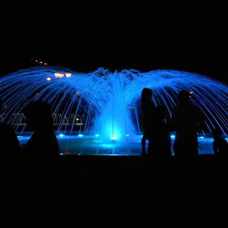 With Garden And Barbeque 250m From The Sea *