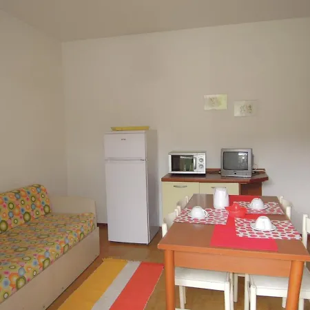 Διαμέρισμα With Garden And Barbeque 250m From The Sea *