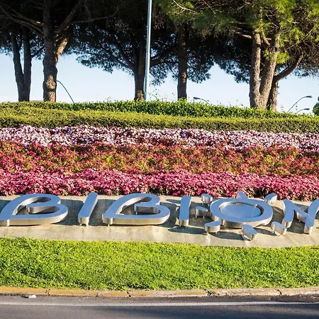 With Garden And Barbeque 250m From The Sea 아파트