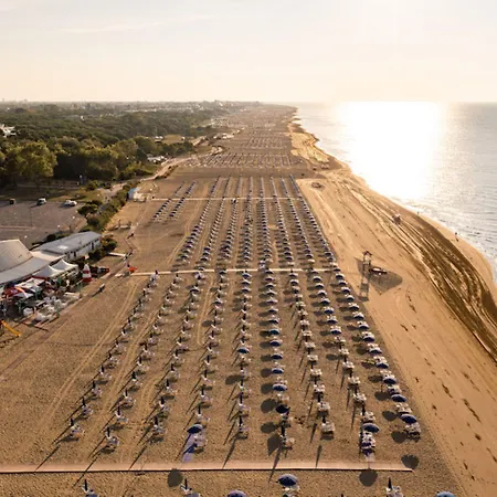 With Garden And Barbeque 250m From The Sea